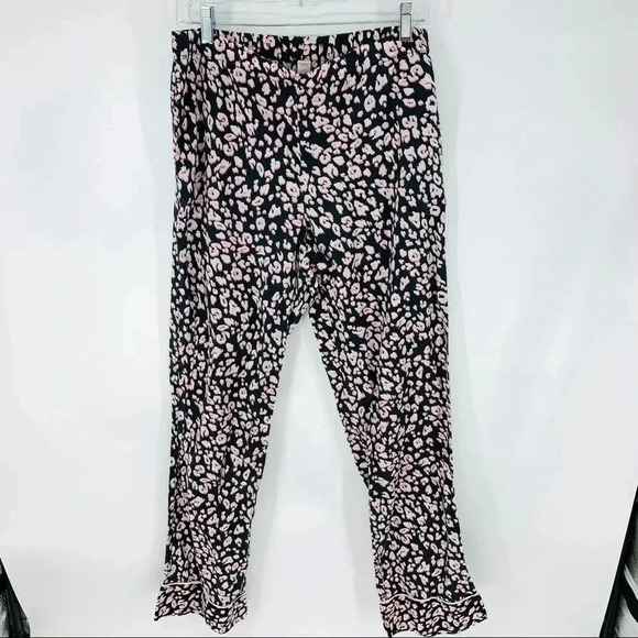 Victoria’s Secret LONG cheetah leopard print pants - Picture 1 of 9